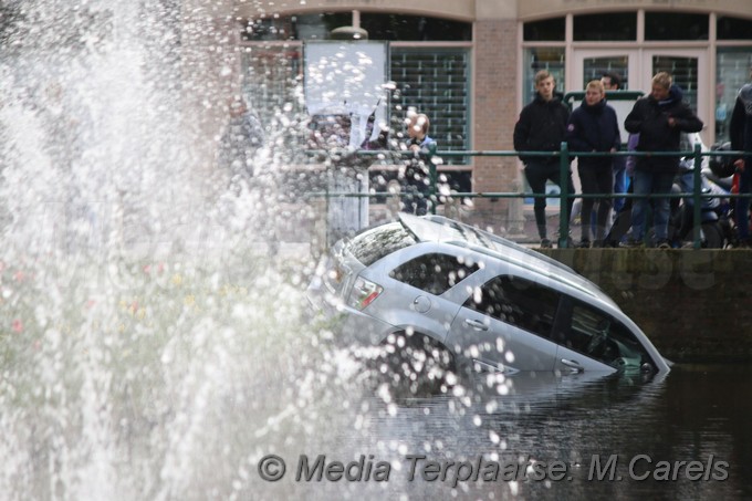 Mediaterplaatse auto te water hdp 23042017 Image00008