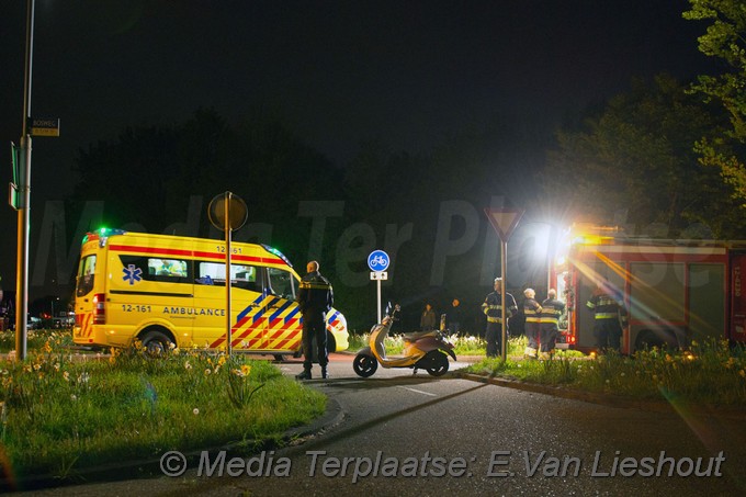 Mediaterplaatse Ongeval Bosweg ijweg hoofddorp scooterrijder gewond 27042018 Image00002