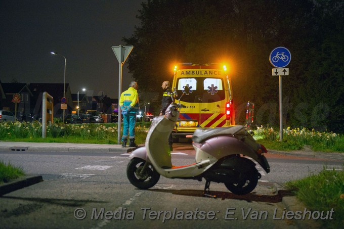 Mediaterplaatse Ongeval Bosweg ijweg hoofddorp scooterrijder gewond 27042018 Image00006