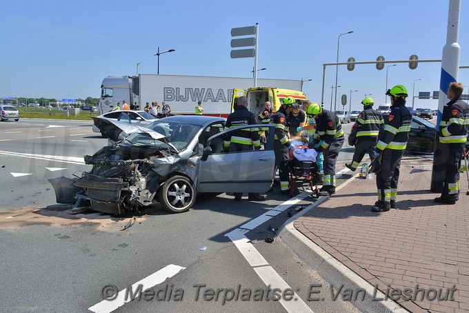 Mediaterplaatse ongeval rozenburg auto auto n201 hoofddorp zwaar 06062018 Image00006