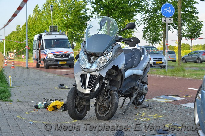 Mediaterplaatse ongeval motor zwaar Waddeweg hoofddorp 16052018 Image00016