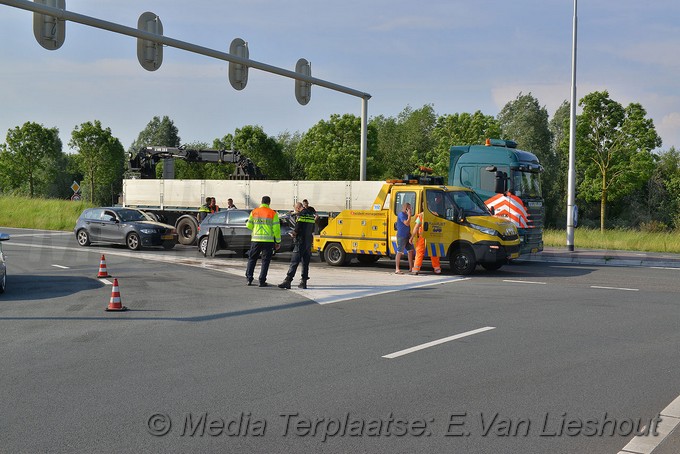 Mediaterplaatse ongeval auto klapt op vrachtwagen lisserbroek 27052018 Image00001