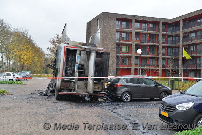 mediaterplaatse vrachtwagen brand en 3 personen auto s hoofddorp 20112018 Image00001