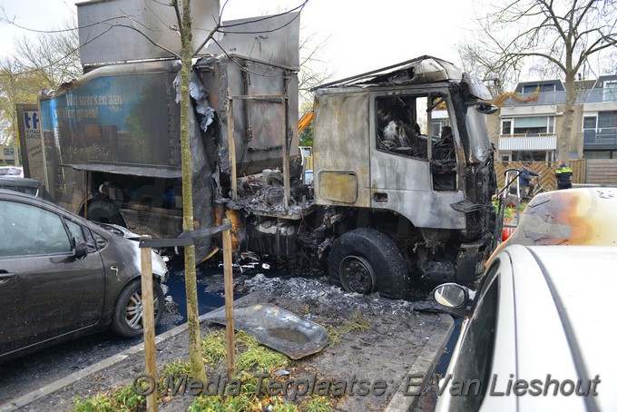 mediaterplaatse vrachtwagen brand en 3 personen auto s hoofddorp 20112018 Image00005