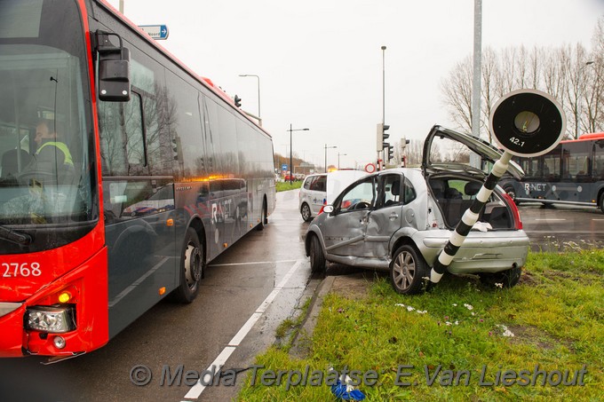 mediaterplaatse ongeval auto bus leenderbos hdp 29112018 Image00003