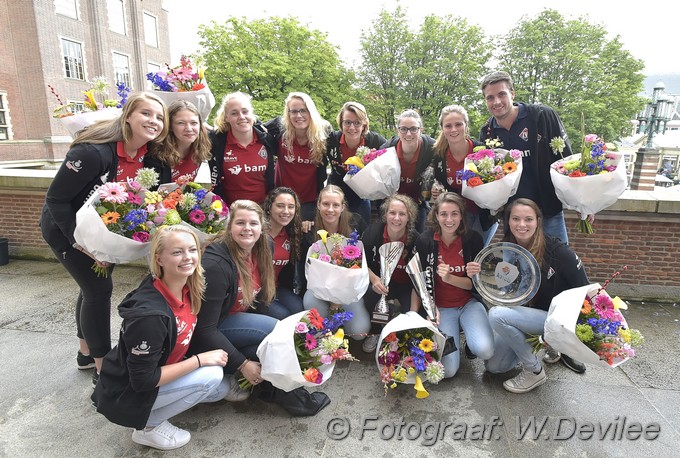 Mediaterplaatse huldiging waterpolo team dames leiden 11062016 Image00002