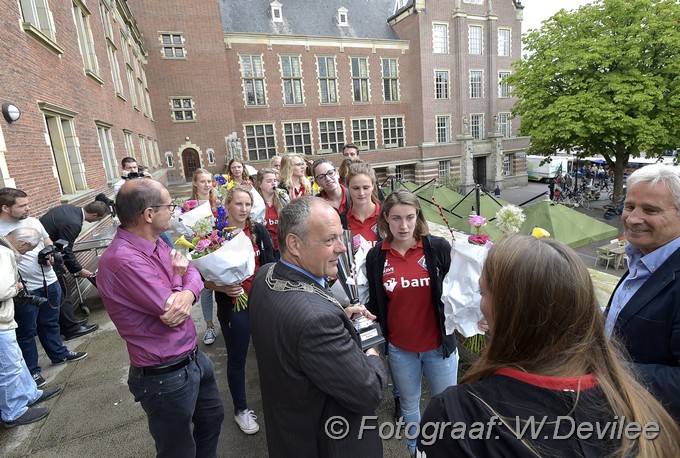 Mediaterplaatse huldiging waterpolo team dames leiden 11062016 Image00014