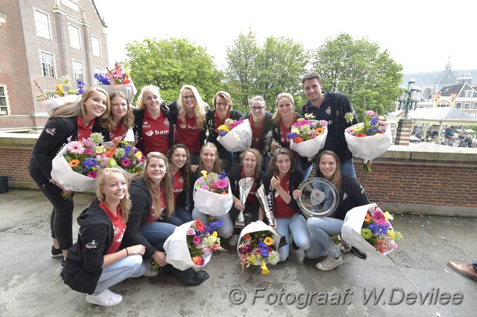 Mediaterplaatse huldiging waterpolo team dames leiden 11062016 Image00026