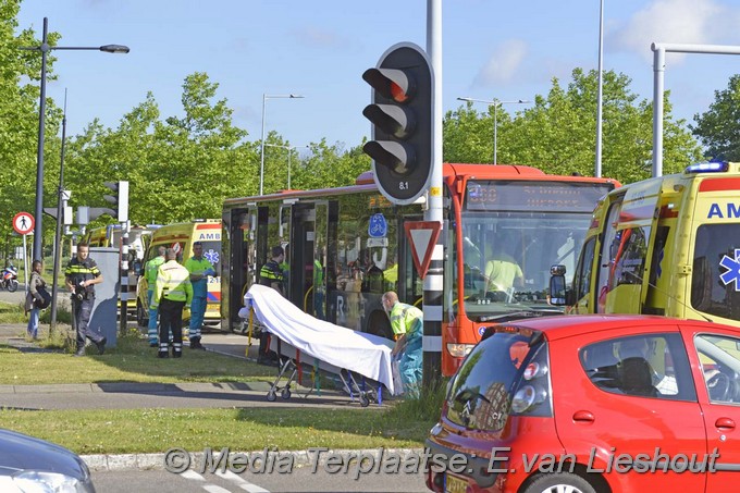 Mediaterplaatse ongeval stadsbus met letsel hoofddorp 15062016 Image00001