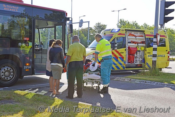 Mediaterplaatse ongeval stadsbus met letsel hoofddorp 15062016 Image00003
