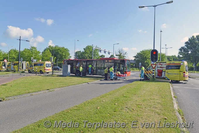Mediaterplaatse ongeval stadsbus met letsel hoofddorp 15062016 Image00005