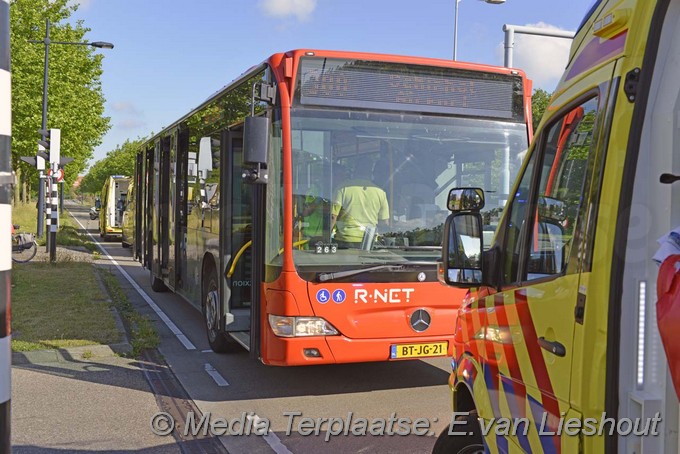 Mediaterplaatse ongeval stadsbus met letsel hoofddorp 15062016 Image00007
