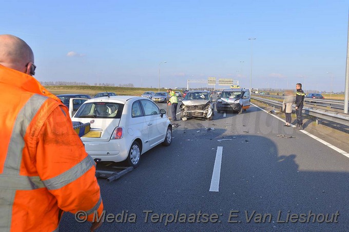 Mediaterplaatse ongeval vier auto a4 burgerveen 14032018 Image00001