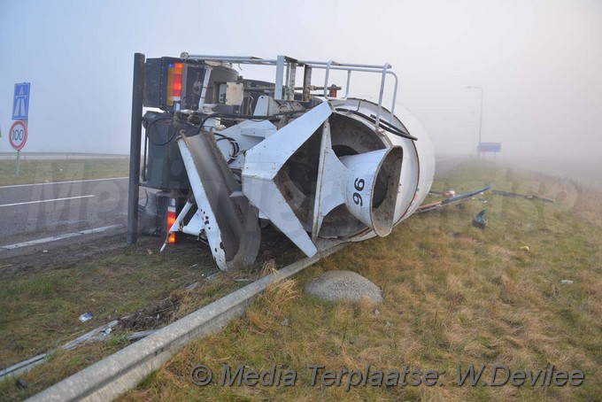 Mediaterplaatse ongeval betonmixer a4 rijzenhout 26032018 Image00009