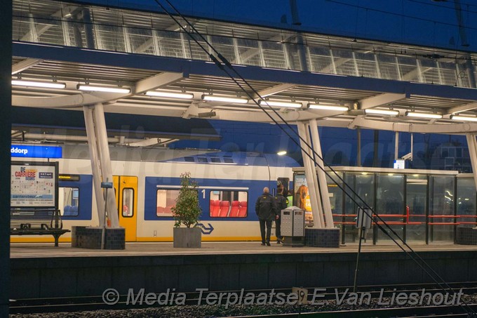 Mediaterplaatse verdachte doos in trein hoofddorp 27032018 Image00004