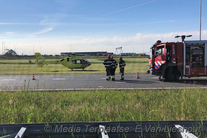 Mediaterplaatse ongeval auto op kant rozenburg a4 nh 24052019 Image00011