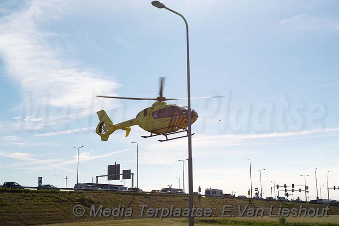 Mediaterplaatse ongeval auto op kant rozenburg a4 nh 24052019 Image00015