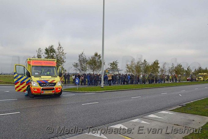 Mediaterplaatse schiphol paniek gevaarlijke stof gevonden 10112016 Image00004