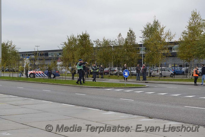 Mediaterplaatse schiphol paniek gevaarlijke stof gevonden 10112016 Image00005