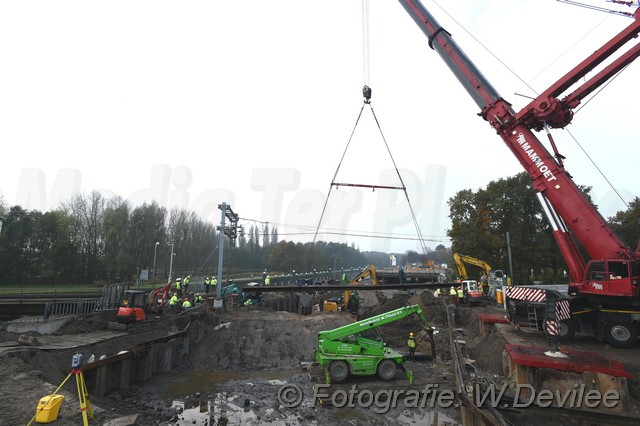 Mediaterplaatse plaatsen spoordek leiden kanaalweg 12112016 Image00002