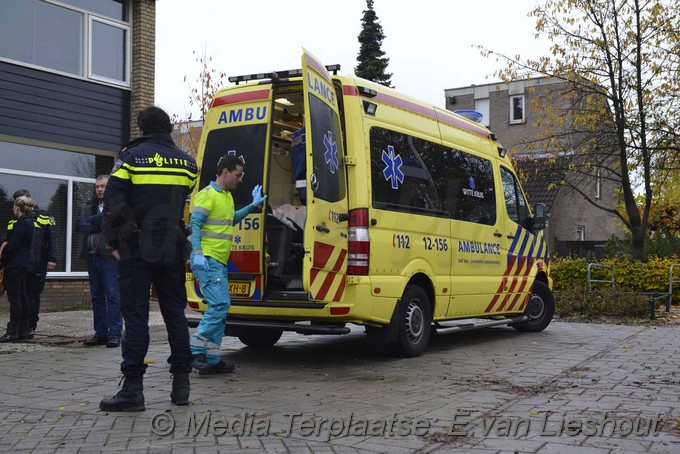 Mediaterplaatse auto uit de bocht badhoevedorp 15112016 Image00006