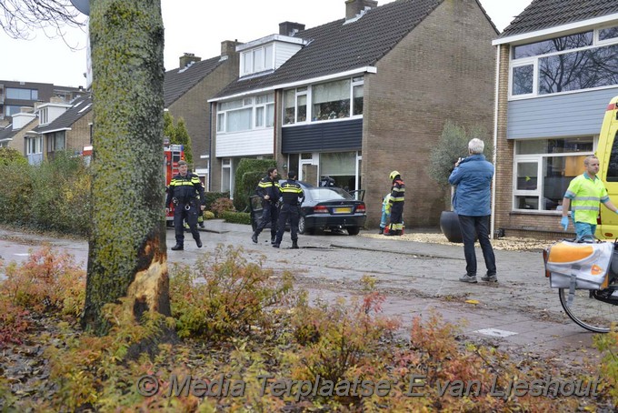 Mediaterplaatse auto uit de bocht badhoevedorp 15112016 Image00007