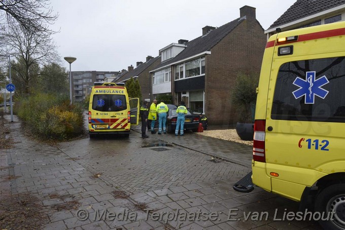 Mediaterplaatse auto uit de bocht badhoevedorp 15112016 Image00008