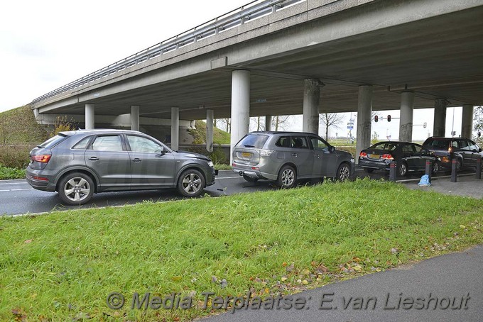 Mediaterplaatse ongeval vier autos hoofddorp 18112016 Image00007