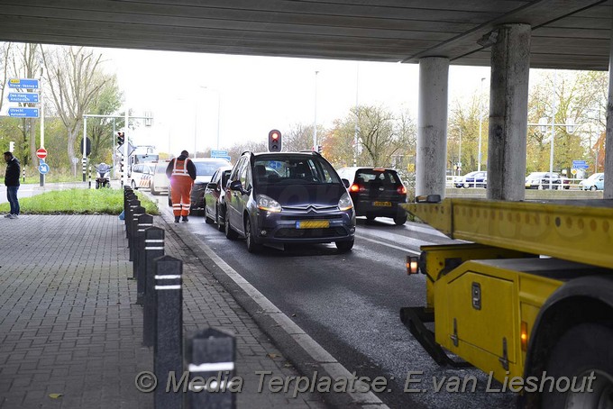 Mediaterplaatse ongeval vier autos hoofddorp 18112016 Image00008
