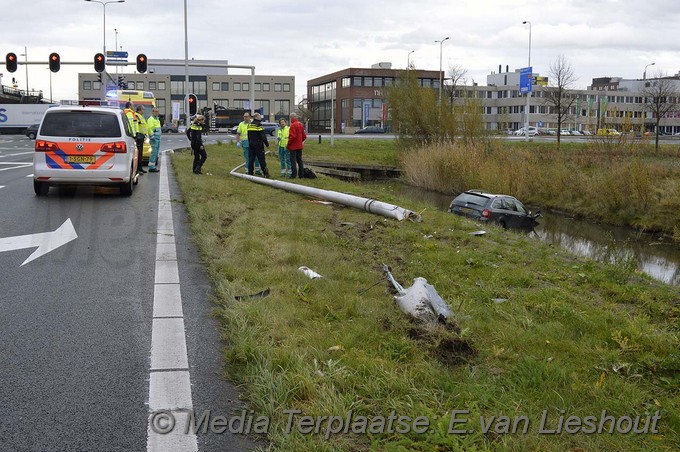 Mediaterplaatse auto te water n201 hoofddorp 23112016 Image00003