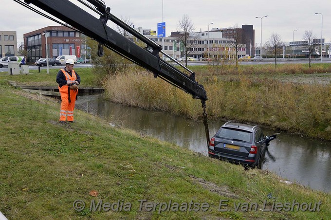 Mediaterplaatse auto te water n201 hoofddorp 23112016 Image00006