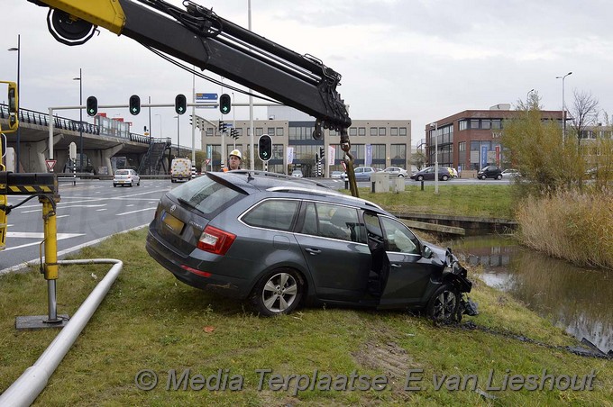 Mediaterplaatse auto te water n201 hoofddorp 23112016 Image00008
