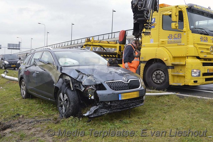 Mediaterplaatse auto te water n201 hoofddorp 23112016 Image00009