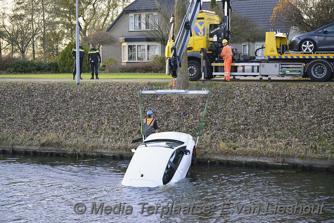 Mediaterplaatse auto te water hoofddorp 24112016 Image00007