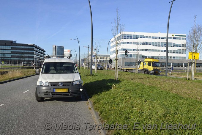 Mediaterplaatse ongeval taurusavenue hoofddorp 25112016 Image00003