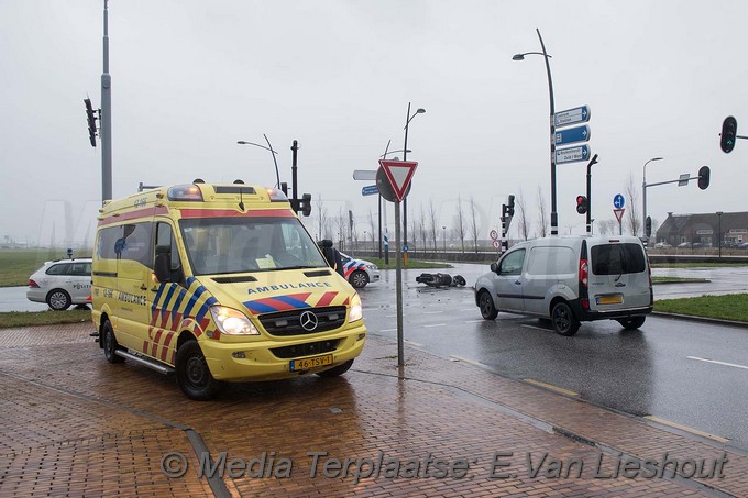 MediaTerplaatse ongeval Taurusavenue scooter auto hoofddorp 15012018 Image00006