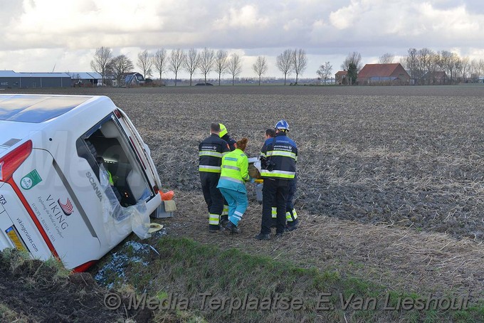 MediaTerplaatse Touringcar in greppel nvp 19012018 Image00007