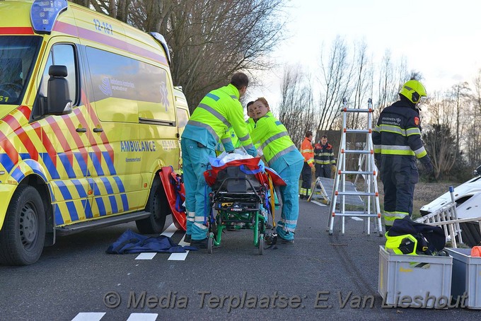 MediaTerplaatse Touringcar in greppel nvp 19012018 Image00009