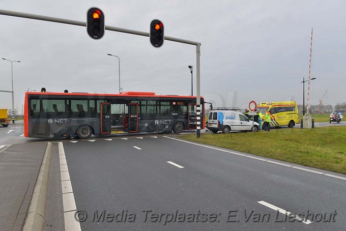 MediaTerplaatse ongevaln201 auto lijnbus hdp hdp 25012018 Image00001