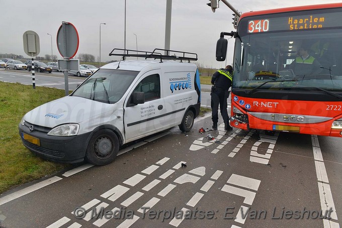 MediaTerplaatse ongevaln201 auto lijnbus hdp hdp 25012018 Image00004