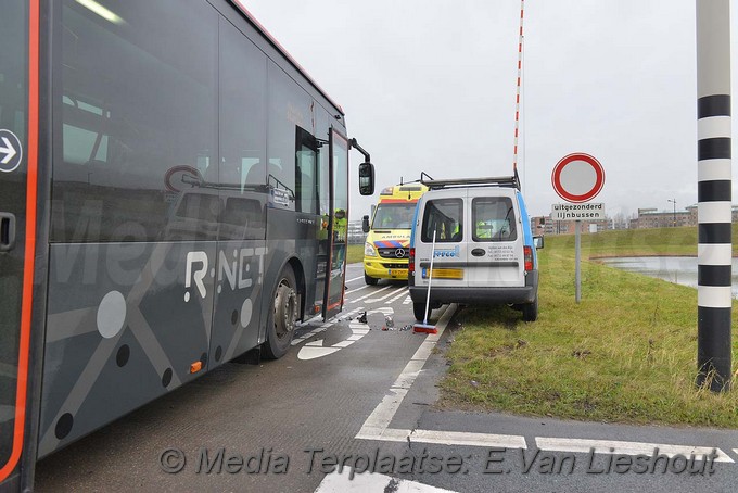 MediaTerplaatse ongevaln201 auto lijnbus hdp hdp 25012018 Image00005