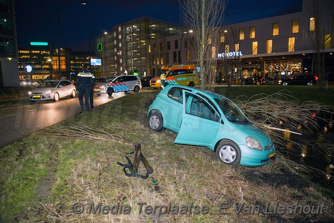 MediaTerplaatse weer auto uit bocht Taurusavenue hdp 25012018 Image00001