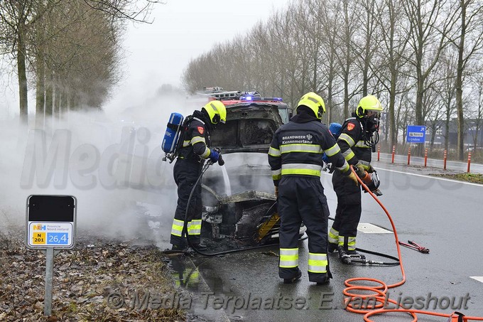Mediaterplaatse auto brand weg om de noord hoofddorp 2022017 Image00008