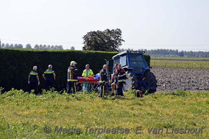 Mediaterplaatse ongeval boer tractor rijnlanderweg 08092016 Image00004