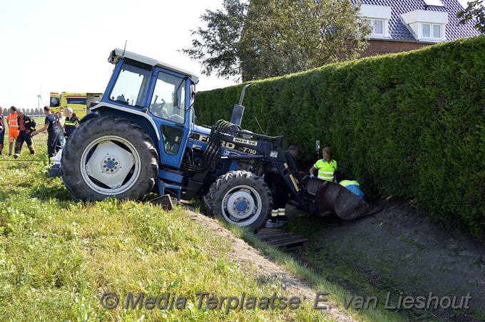 Mediaterplaatse ongeval boer tractor rijnlanderweg 08092016 Image00009