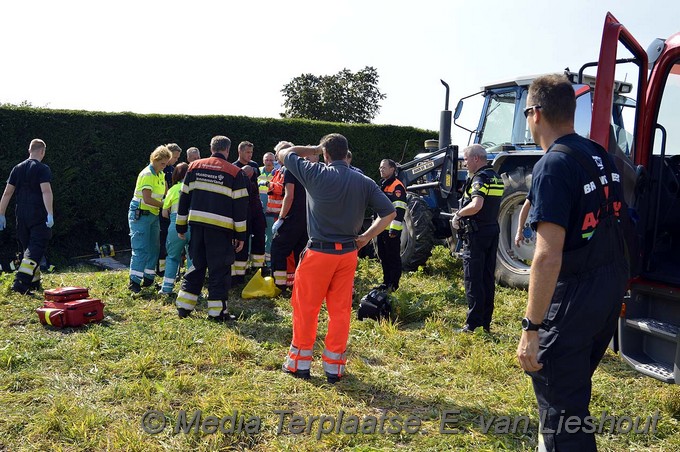 Mediaterplaatse ongeval boer tractor rijnlanderweg 08092016 Image00015