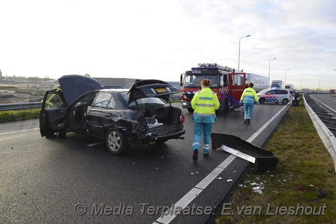 Mediaterplaatse ongeval n201 auto vangrail schiphol 03122016 Image00004