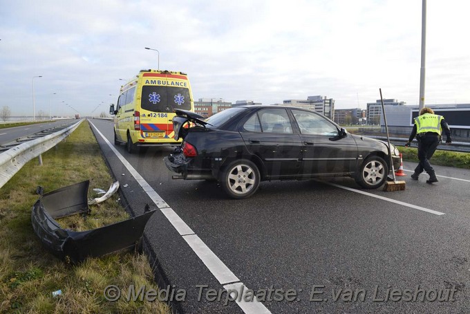 Mediaterplaatse ongeval n201 auto vangrail schiphol 03122016 Image00006