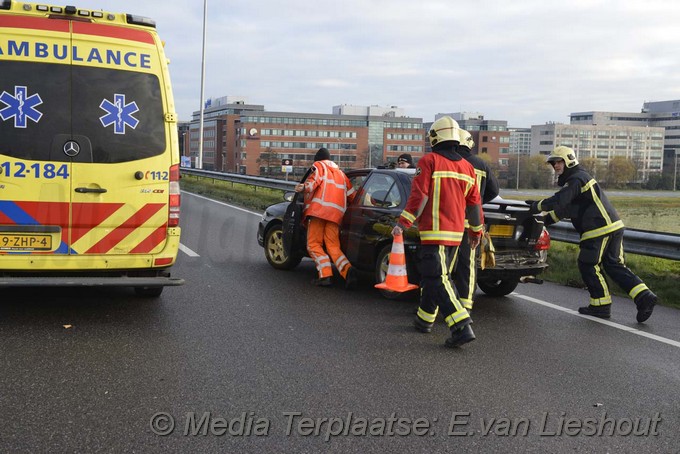 Mediaterplaatse ongeval n201 auto vangrail schiphol 03122016 Image00008