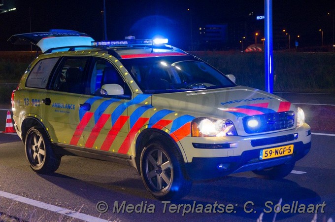 Mediaterplaatse ongeval auto boom schiphol 01102016 Image00004